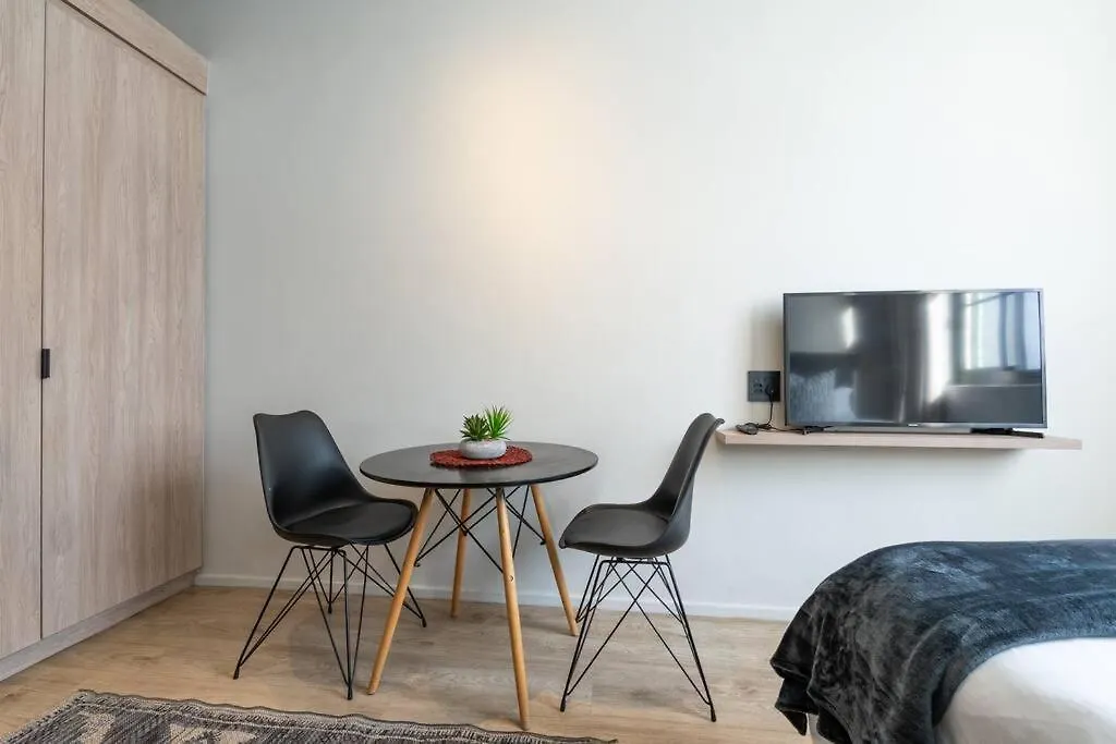 Luxury Studio Apartment - Coworking - City Views Cape Town